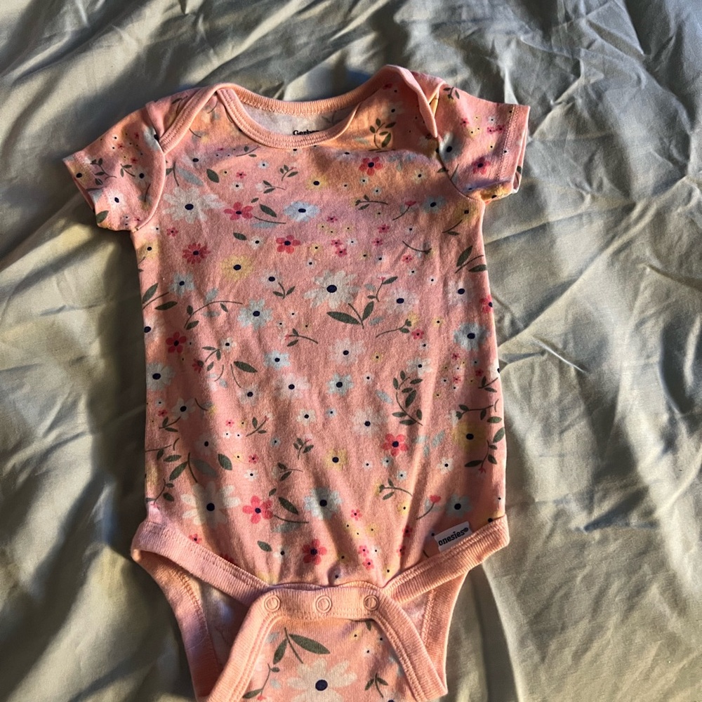 Baby Girl Short Sleeve Floral Onesie – Pink